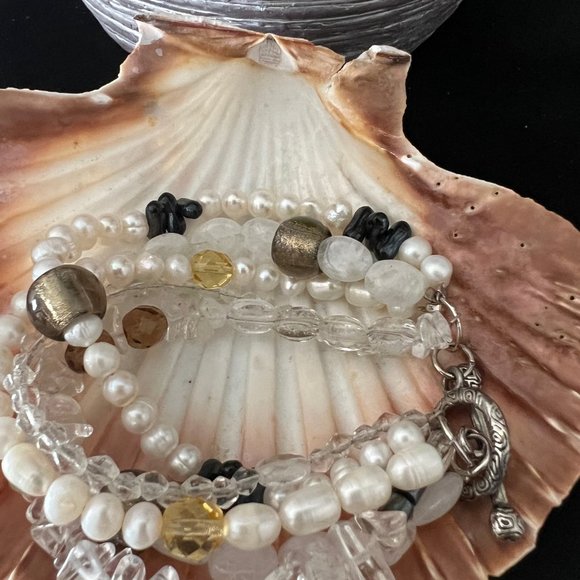 Handcrafted beaded bracelet - Picture 3 of 3